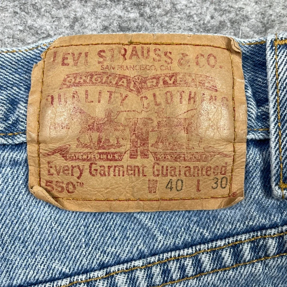 Vintage Levis Jeans Mens 40x30 (Fits 37x29) Light Blue 550 Relaxed Fit Denim